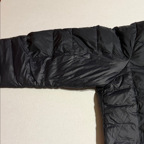 Columbia Black Jacket with Shimmering Gold Interior - Picture 7 of 8